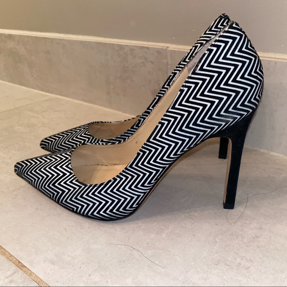 Ivanka Trump chevron pumps 9.5